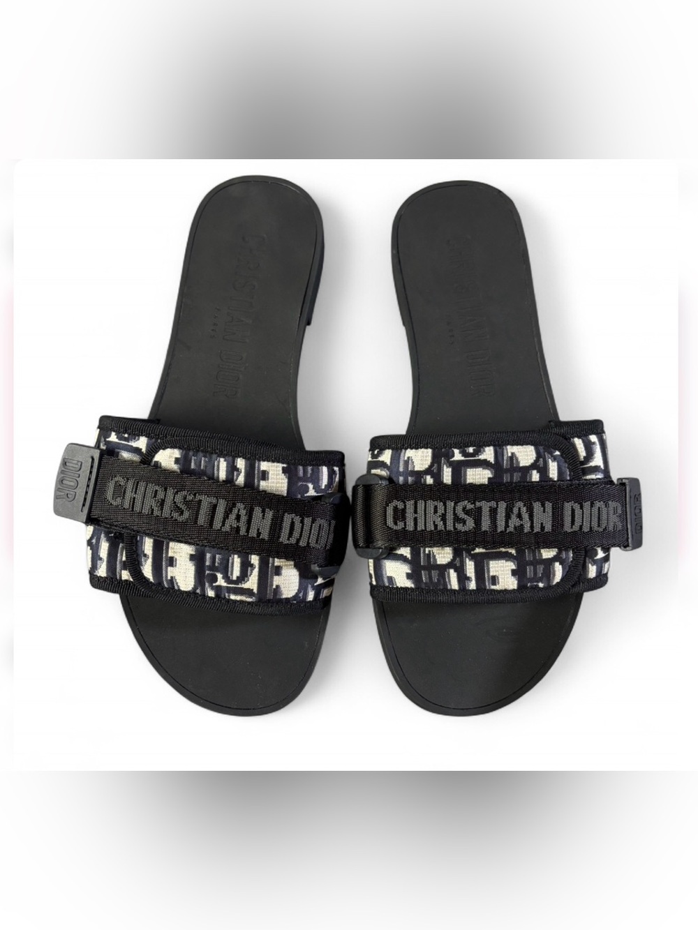 CHRISTIAN DIOR DIO(R)EVOLUTION SLIDES